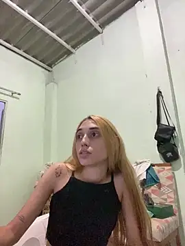 loirinhaaa online show from March 6, 9:11 pm