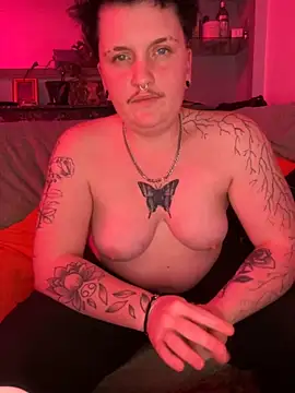 Snapshot of captaine_pioupiou chatting on November 4, 7:57 pm captaine pioupiou online show from November 4, 7:57 pm