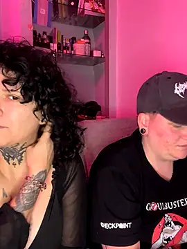 Snapshot of captaine_pioupiou chatting on November 9, 9:02 pm captaine pioupiou online show from November 9, 9:02 pm