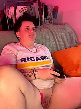 Snapshot of captaine_pioupiou chatting on November 15, 3:08 pm captaine pioupiou online show from November 15, 3:08 pm