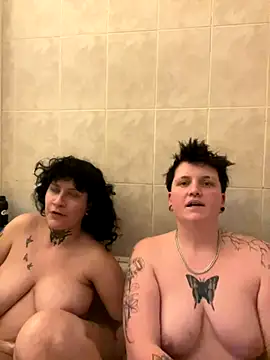 Snapshot of captaine_pioupiou chatting on November 23, 5:24 pm captaine pioupiou online show from November 23, 5:24 pm