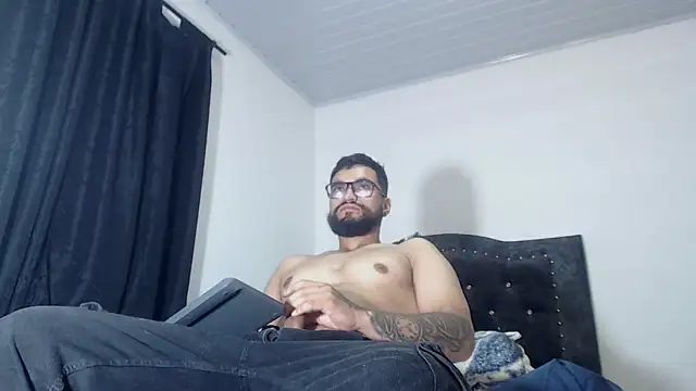 Chrys harris77 online show from March 9, 1:09 am