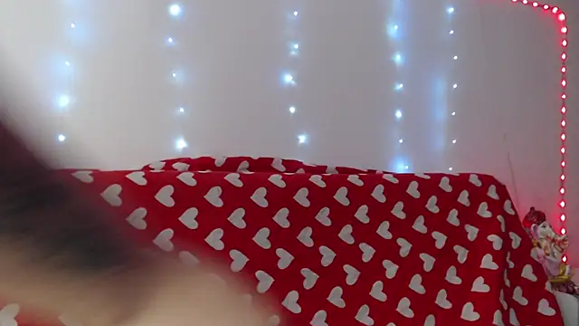 Snapshot of kat_desiree chatting on February 21, 12:39 pm kat desiree online show from February 21, 12:39 pm