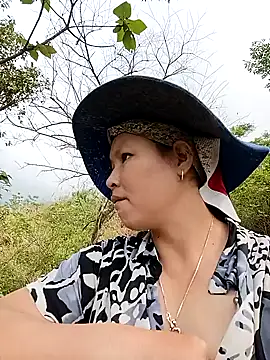 callistra online show from April 6, 2:42 am