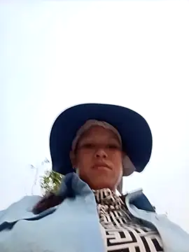 callistra online show from April 7, 11:32 am