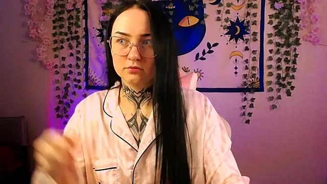 MollyKissy online show from May 7, 5:46 am