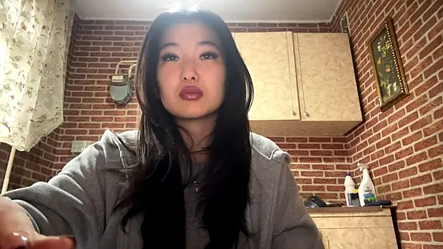 EmmaLeexth online show from March 5, 10:11 am