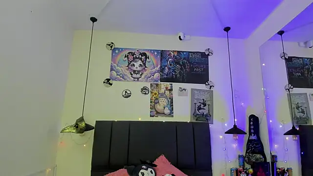SabrinaV  online show from May 23, 11:25 am