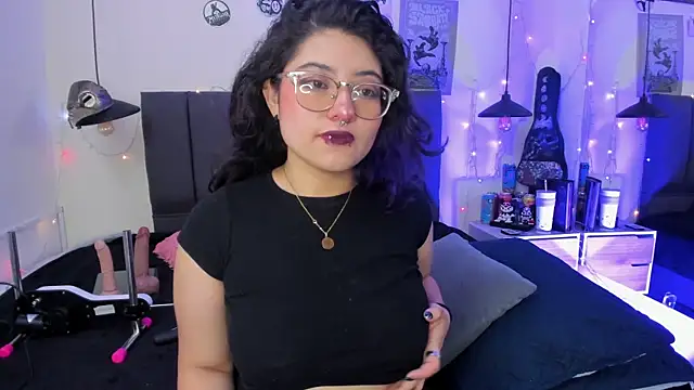 SabrinaV  online show from June 9, 11:22 am