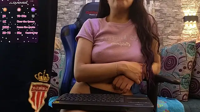 Snapshot of afrodita_aares chatting on December 19, 7:54 pm afrodita aares online show from December 19, 7:54 pm