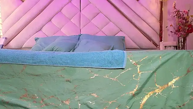 Snapshot of afrodita_aares chatting on February 24, 7:12 pm afrodita aares online show from February 24, 7:12 pm