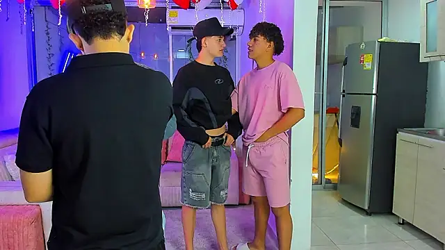 Houseofwarrios online show from February 19, 5:25 am