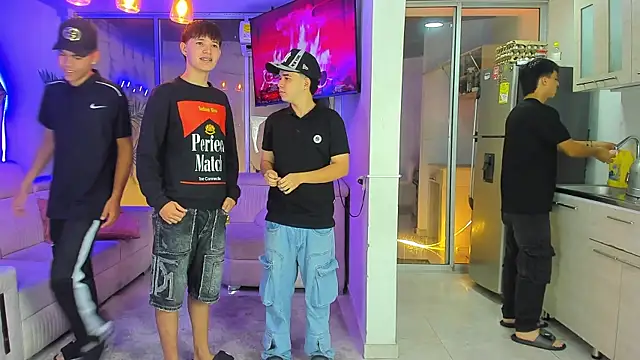 Houseofwarrios online show from April 15, 5:36 am