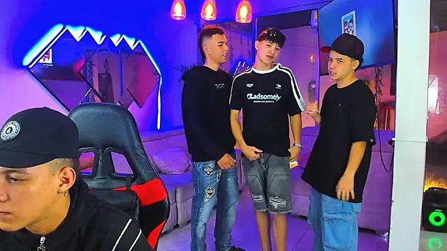 Houseofwarrios online show from April 18, 5:33 am