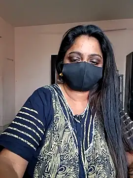 Snapshot of queendivya chatting on June 24, 1:48 am queendivya online show from June 24, 1:48 am