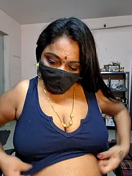 Snapshot of queendivya chatting on June 24, 1:54 pm queendivya online show from June 24, 1:54 pm