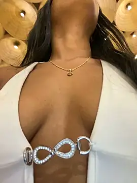 Snapshot of Savannahfisher chatting on February 27, 11:27 pm Savannahfisher online show from February 27, 11:27 pm