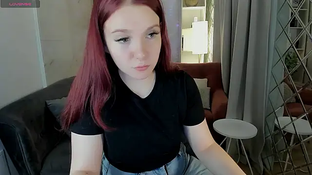 Layla Glam online show from March 20, 1:38 pm