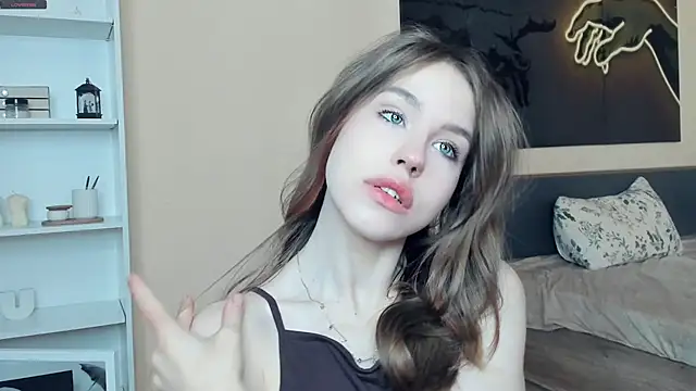 MaliaBourraine online show from May 25, 7:36 am