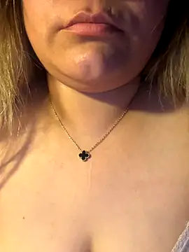 Snapshot of Heidaa chatting on October 24, 11:23 pm Heidaa online show from October 24, 11:23 pm