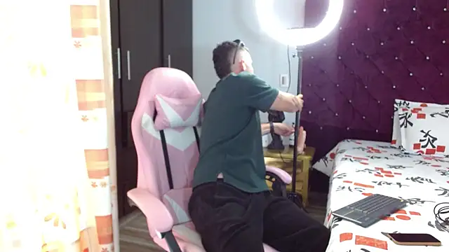 BooyHott  online show from November 10, 6:51 pm