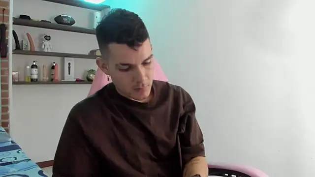 BooyHott  online show from December 22, 7:11 pm