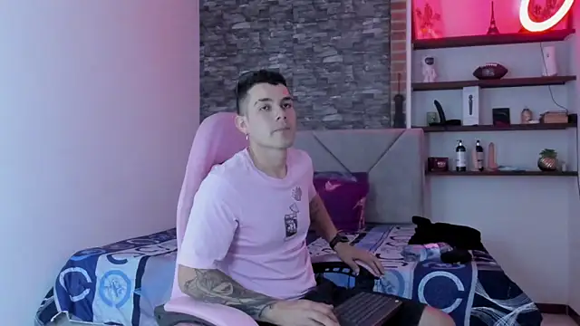 BooyHott  online show from January 7, 7:27 pm