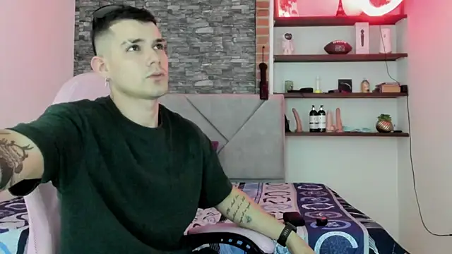 BooyHott  online show from January 8, 8:11 pm