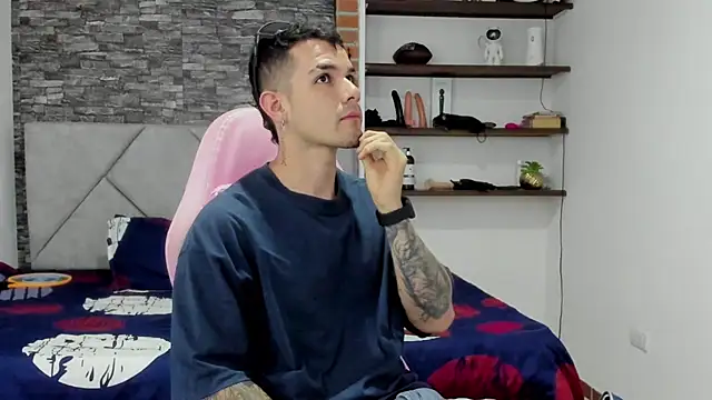 BooyHott  online show from March 1, 7:38 pm