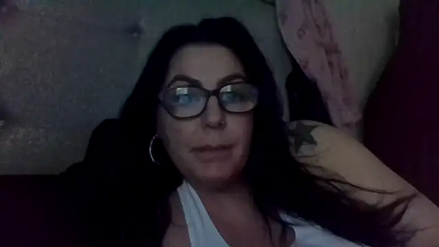 Rileyxxx69 online show from May 15, 11:12 pm