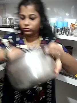 sweetqueen143 online show from April 3, 4:27 pm