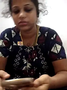 sweetqueen143 online show from April 4, 4:33 am