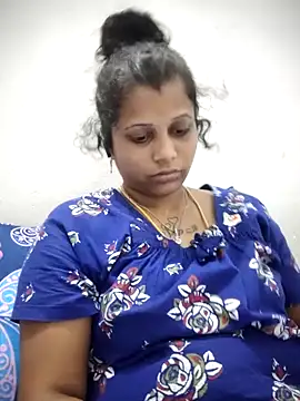 sweetqueen143 online show from April 6, 5:14 pm