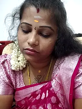 sweetqueen143 online show from April 15, 10:44 am