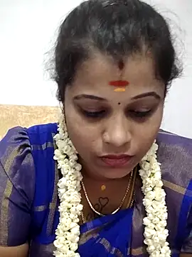 sweetqueen143 online show from April 17, 4:10 pm