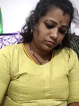 sweetqueen143 online show from May 25, 9:54 pm