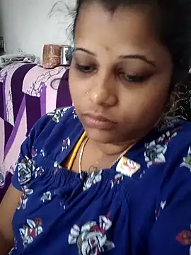 sweetqueen143 online show from May 30, 5:04 am