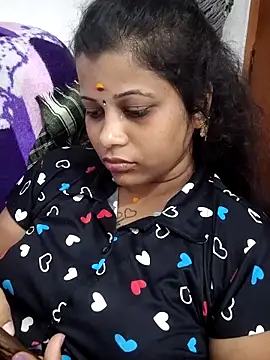 sweetqueen143 online show from June 1, 8:05 am