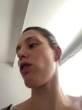 Snapshot of xvalentinaof chatting on February 10, 8:24 pm xvalentinaof online show from February 10, 8:24 pm