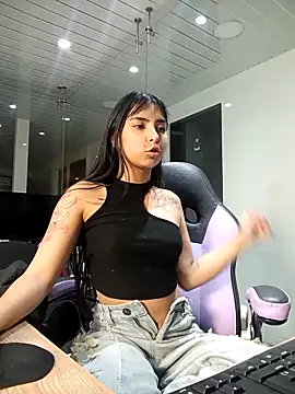 Sami-swan42 online show from May 7, 2:06 am