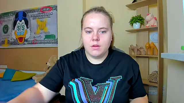 Snapshot of Liza-Mendez chatting on November 11, 6:24 am Liza-Mendez online show from November 11, 6:24 am
