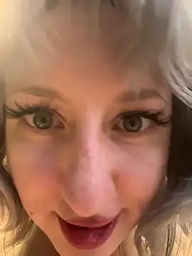 RonnieKiss online show from March 18, 12:52 pm