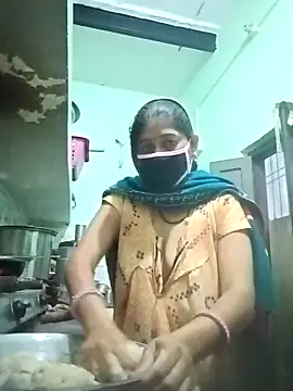 Cute-Charvii online show from February 25, 1:26 am