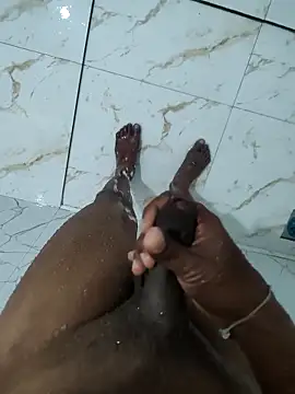 Snapshot of DICKLANKA chatting on February 18, 4:03 pm DICKLANKA online show from February 18, 4:03 pm