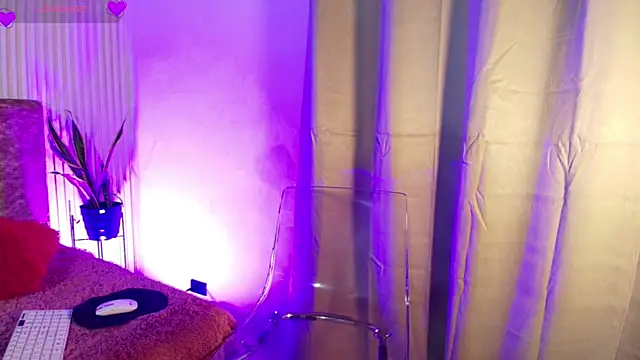 Snapshot of Missdionne_curly chatting on January 14, 11:16 am Missdionne curly online show from January 14, 11:16 am