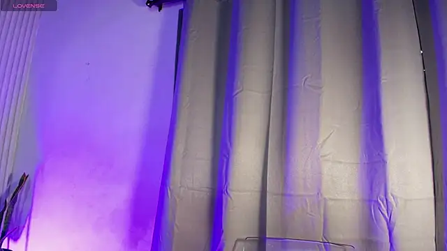 Snapshot of Missdionne_curly chatting on February 2, 11:20 am Missdionne curly online show from February 2, 11:20 am