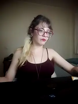 BlondieTami online show from May 1, 1:54 am