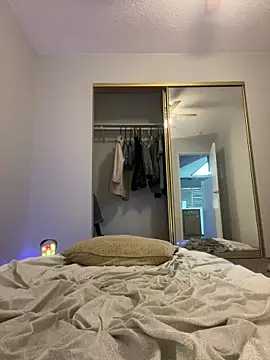 Snapshot of slickdickfreak chatting on March 15, 11:22 pm slickdickfreak online show from March 15, 11:22 pm