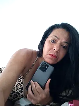 Snapshot of lucineia7 chatting on May 3, 1:06 pm lucineia7 online show from May 3, 1:06 pm