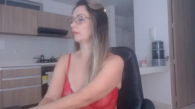 LovePaula online show from February 8, 12:08 pm